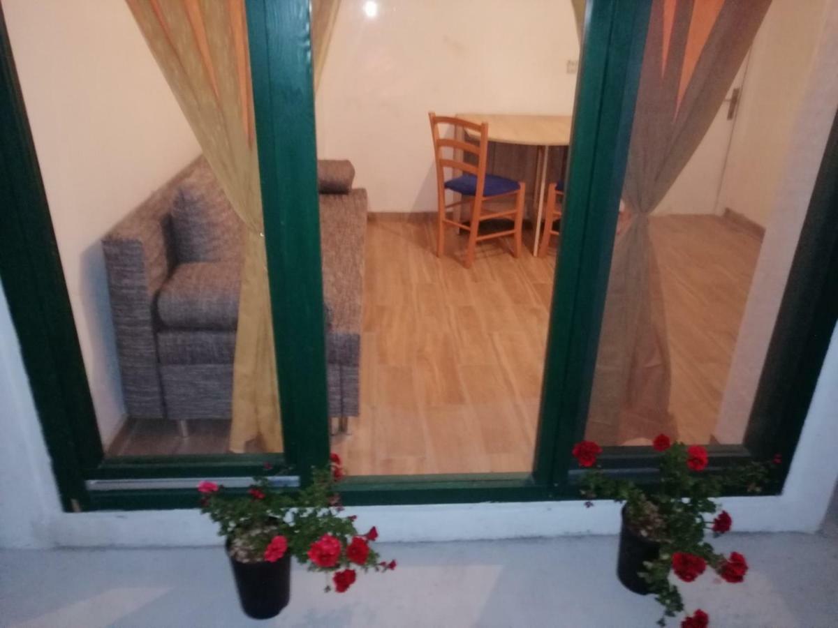 Apartman Milica Golubic  Exterior foto